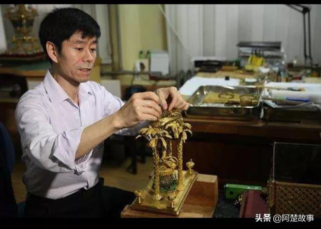 50岁的女人学画画晚吗？：1米58男子苦练绣花一幅卖到6万8