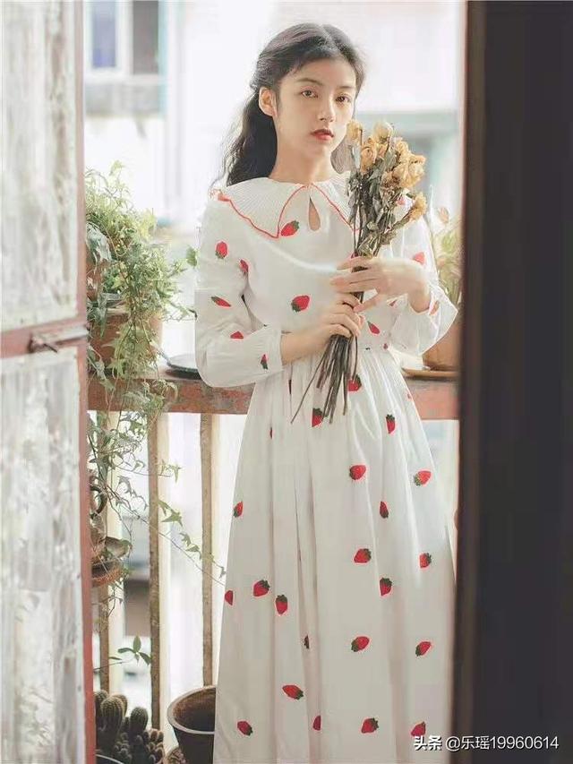 青春阳光穿搭女大学生，青春阳光穿搭女大学生图片