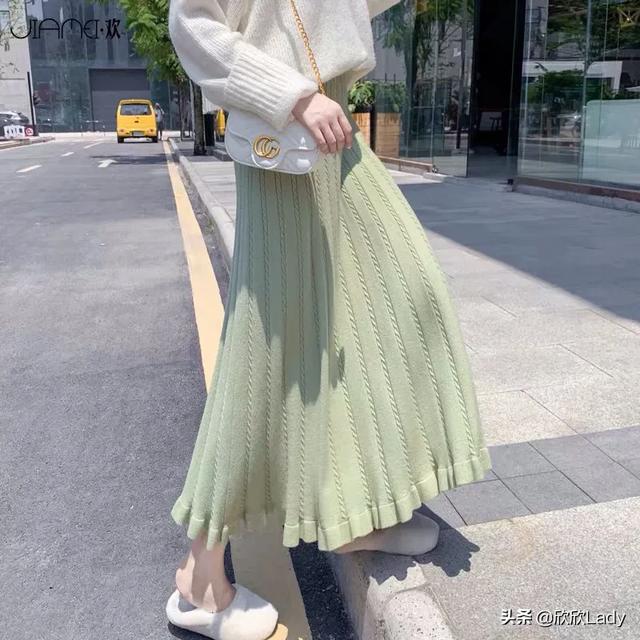 绿色裙上衣如何搭配好看(图3)