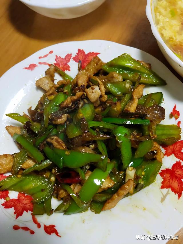 鸡蛋辣椒西红柿怎么吃(图3)