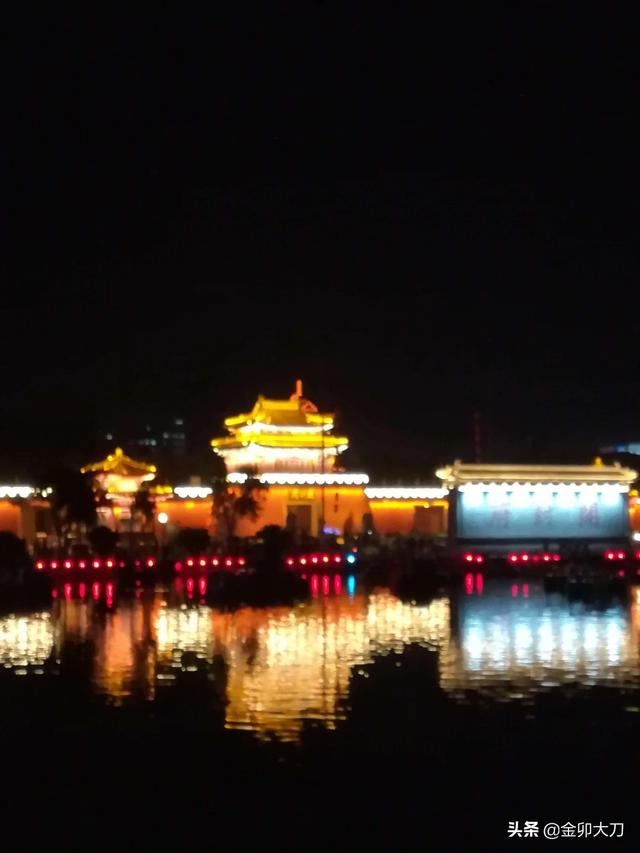 夏季开封旅游穿搭， 夏季开封旅游穿搭图片