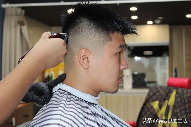男生头发太软怎么改善(图3)