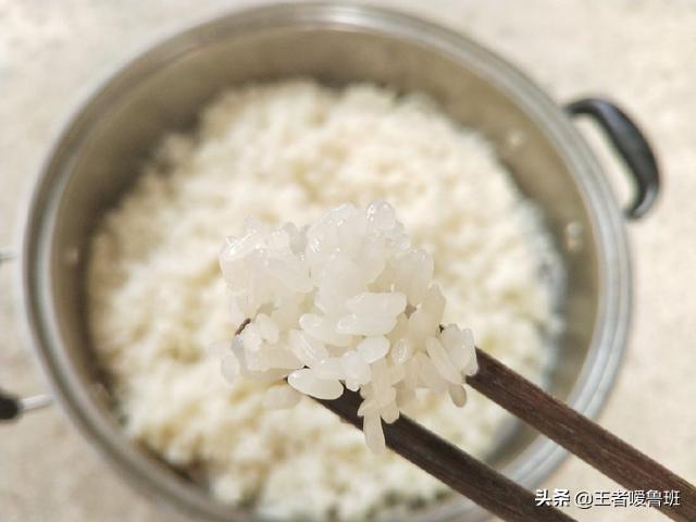 米酒里面干的东西怎么吃(图2)