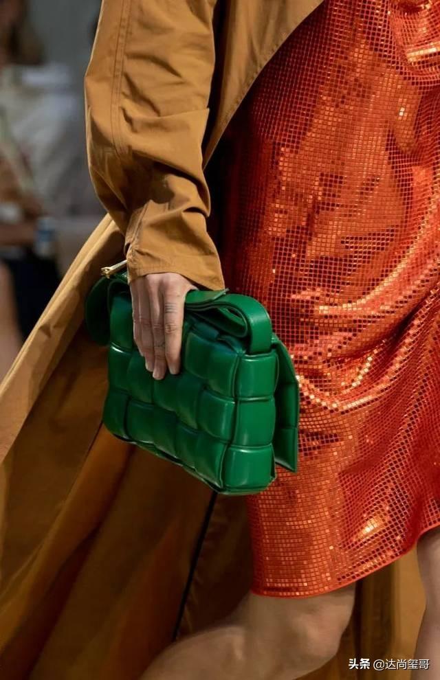 包包如何搭配视频讲解好看(图5)