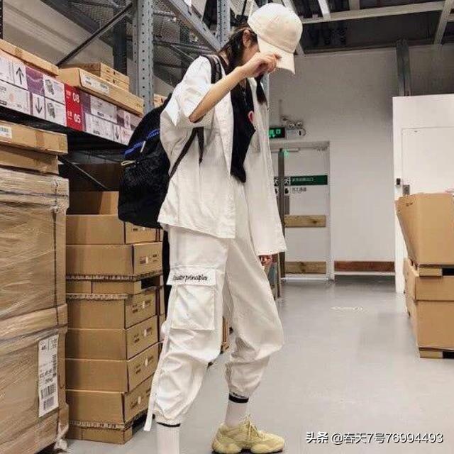 入秋长裙如何搭配裤子女(图3)