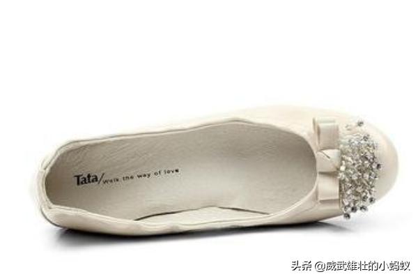 女式凉鞋哪个品牌好？