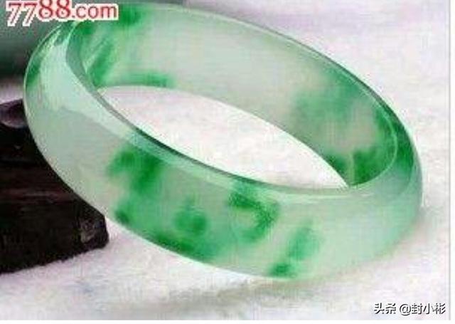 玉手镯女人戴有什么好处(图2)