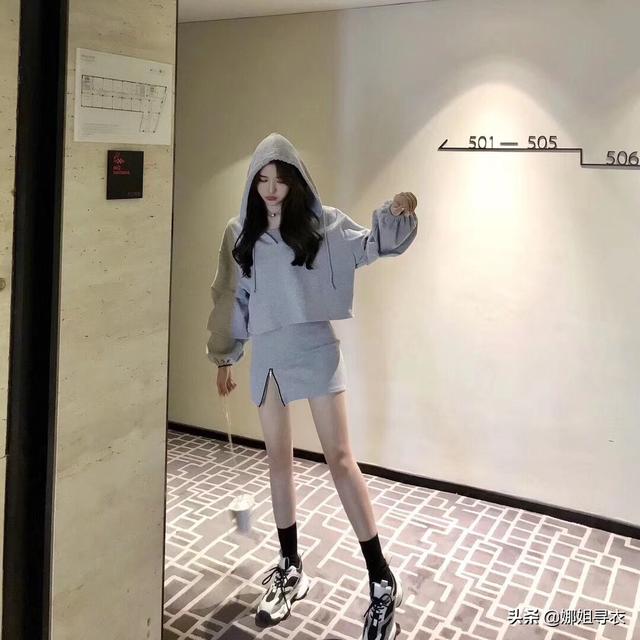 深灰色打底裤怎么搭配(图2)