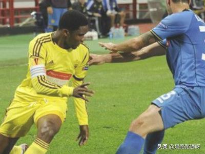 学校足球该怎么过人