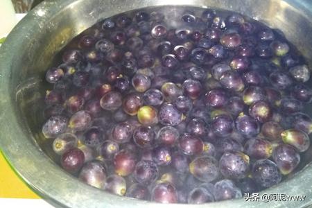 自己做葡萄酒-自己做葡萄酒的正确方法步骤