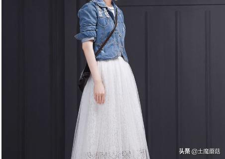 蕾丝连衣裙怎么搭配外套(图1)