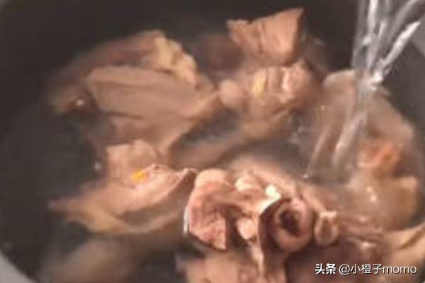 鸽子汤_鸽子汤的功效与作用及营养价值