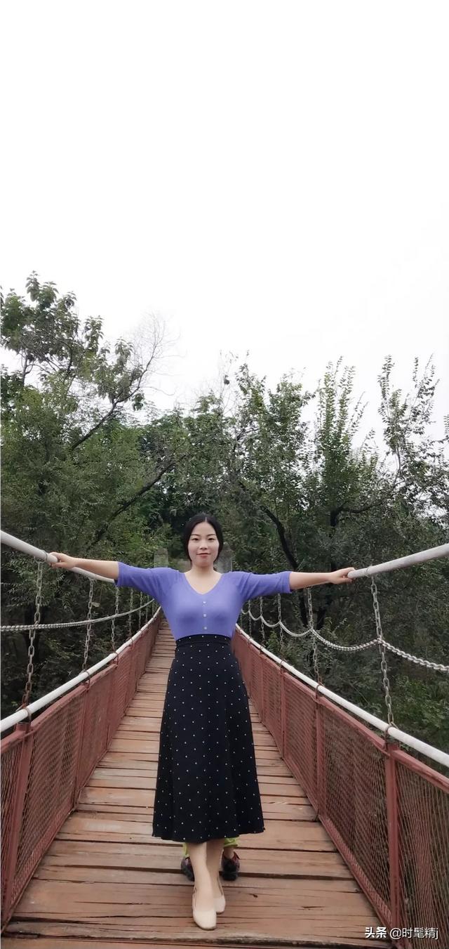 半身皮裙怎么搭配图片(图5)
