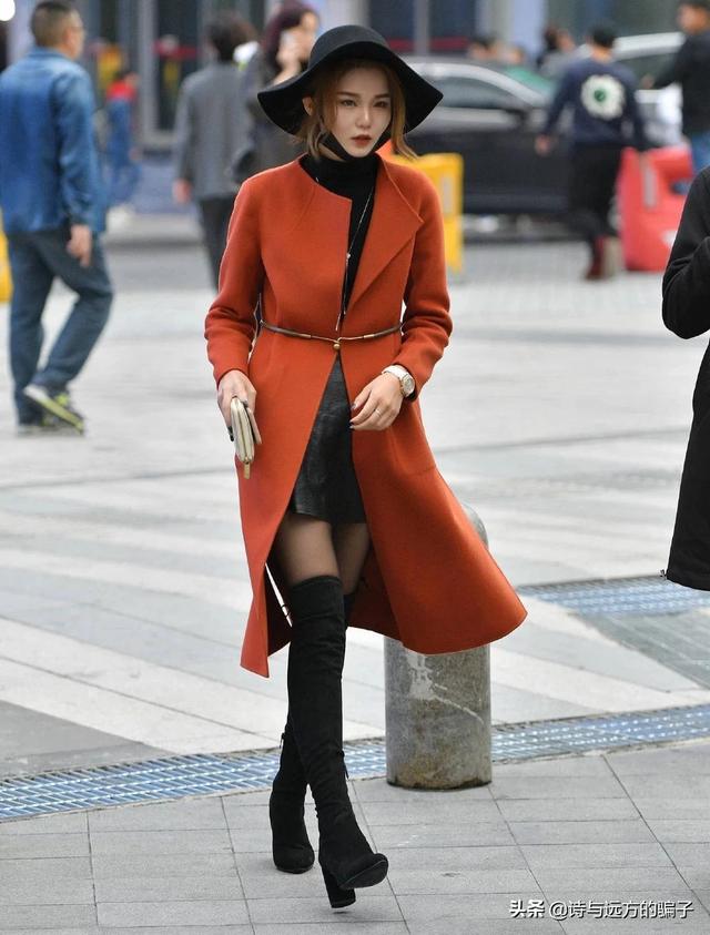 黑色长筒靴女大学生，黑色长筒靴女大学生图片