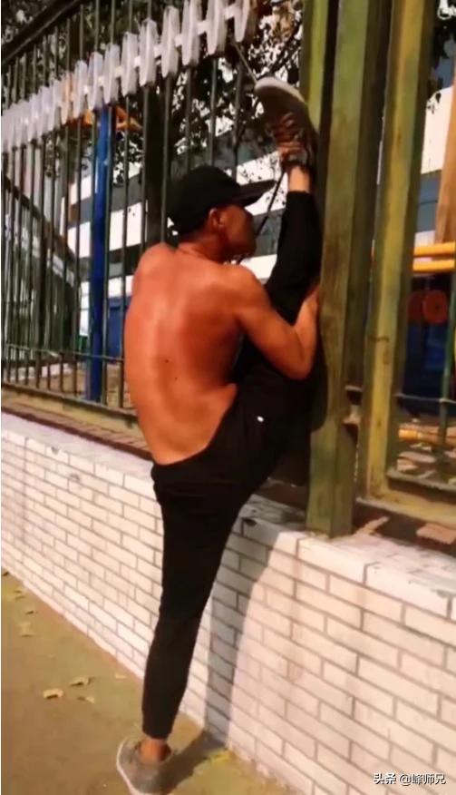 男人如何搭配衣服显年轻(图6)