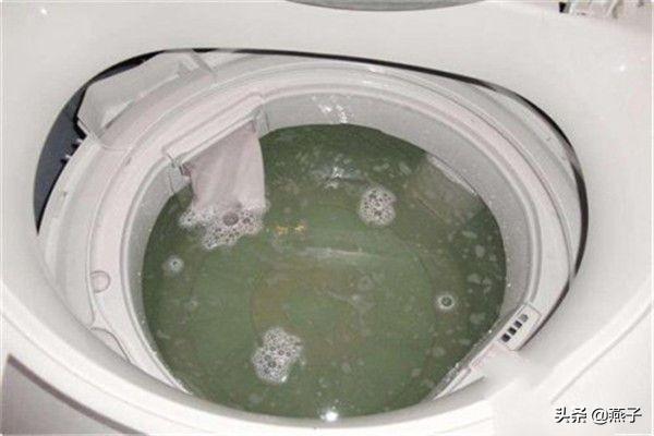 如何清洗洗衣机内的污垢，如何去除洗衣机里的污垢