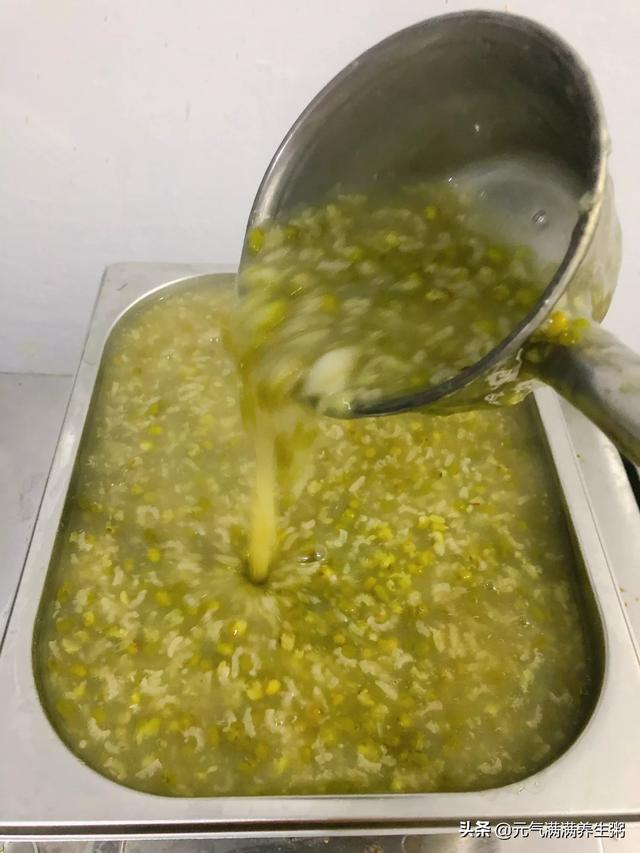 美食从小吃摊开始（美食从小吃摊开始小说）