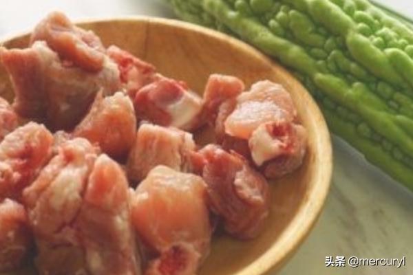广东苦瓜排骨汤的做法（广东苦瓜排骨汤如何做？）
