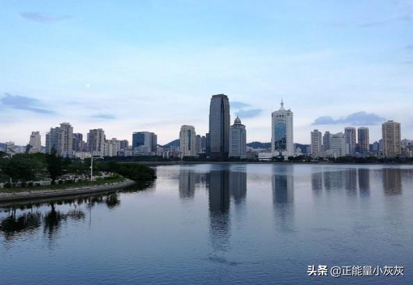 深圳建立于什么时间？