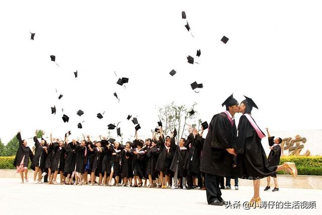 大学生一天消费多少钱合适,大学生一天消费多少钱合适呢