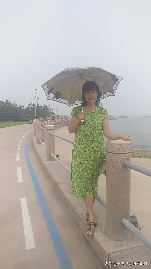 拍照好看的中年女性照片(图69)