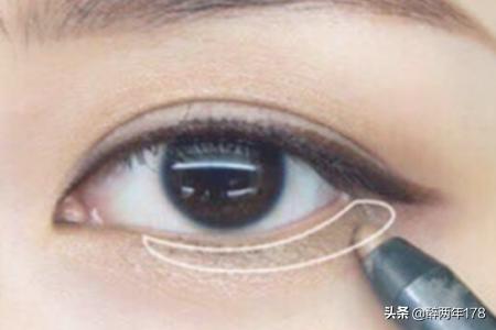 简单化妆摄影技巧
