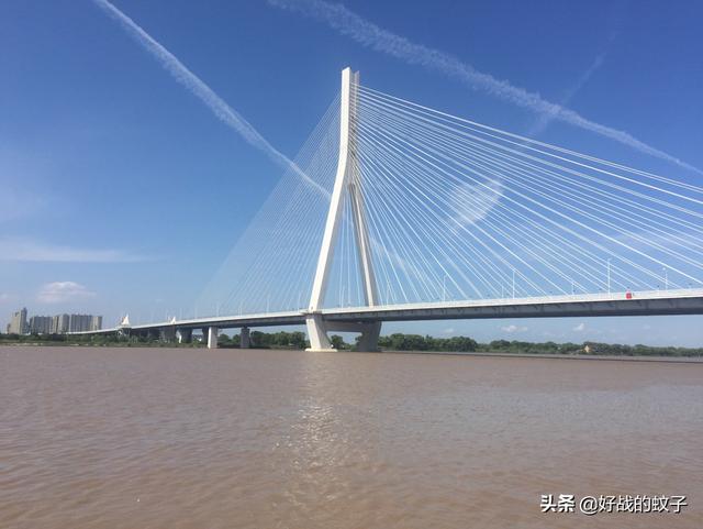 哈尔滨特色美食小吃有哪些（哈尔滨街头的小吃？）