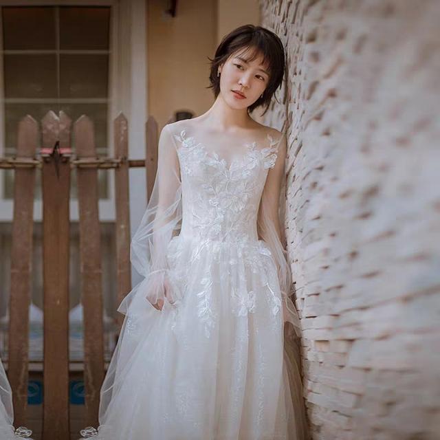 白色晚礼服如何搭配鞋子(图3)