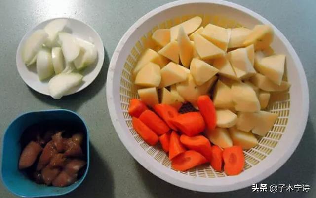 香浓咖喱鸡胸肉土豆烹饪法