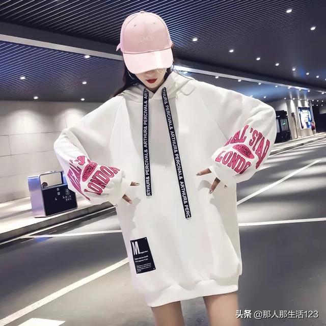 女生短发怎么搭配衣服(图8)