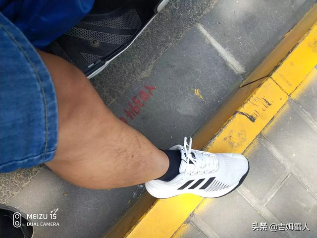连衣裙子太短怎么搭配(图9)