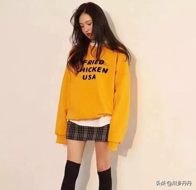 上衣短裙如何搭配外套女(图12)