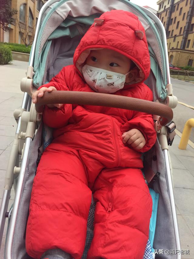 婴儿吐舌头是怎么回事(图2)