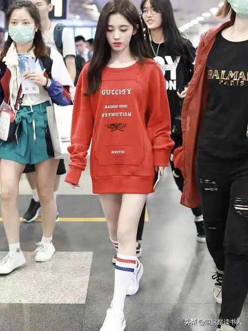 软绒长筒袜如何搭配衣服(图2)