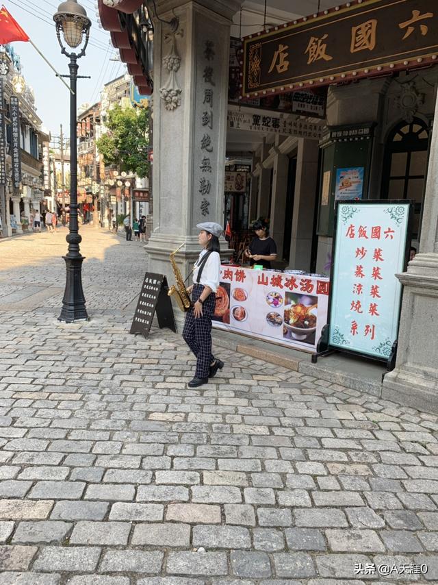 张纪中海外生活，张纪中外籍妻子