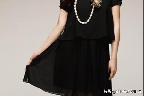 微胖女性夏天衣服穿搭（微胖女人夏天穿衣搭配技巧）(图2)