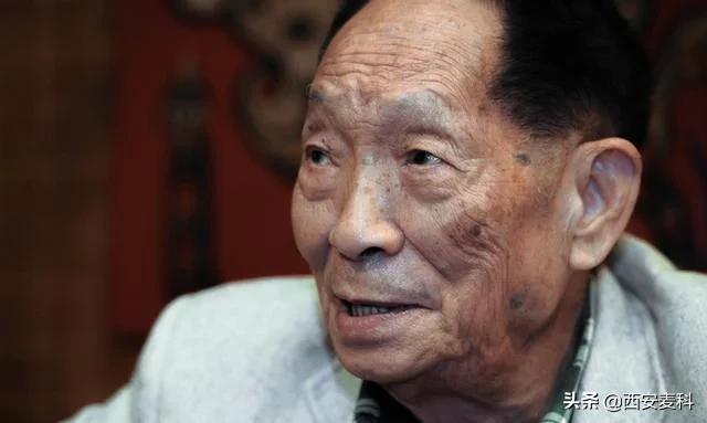 名人勤奋成才的故事（哪些名人勤学成才的故事）