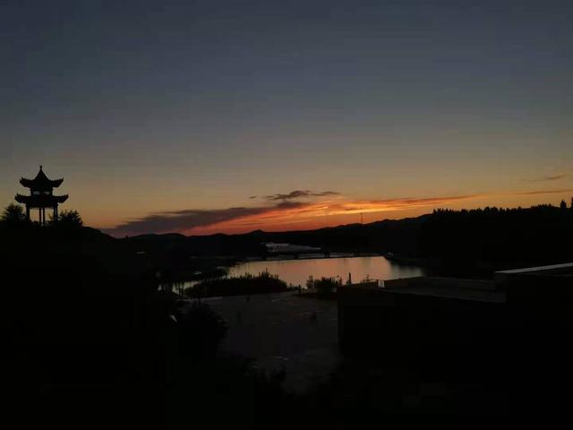 分红后股价会有什么样的变化-分红问题……分红后股票价格会明显降低吗，对股民来说是不是很不好