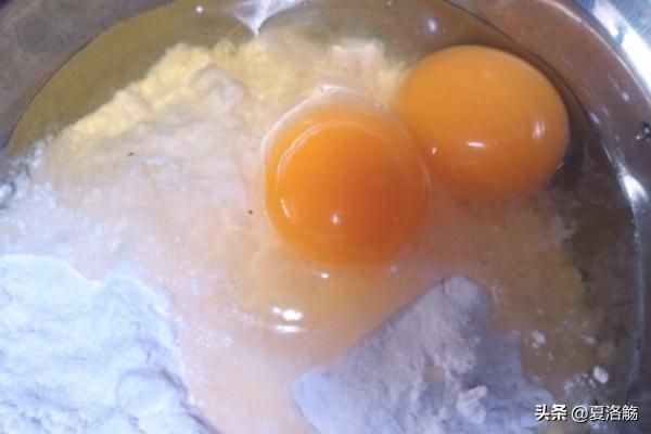 家用电饼铛做小吃的做法（【电饼铛美食】十分钟简单快速早餐饼？）
