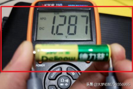 万用表怎么测电池有没有电？万用表怎么测量电池是否有电？