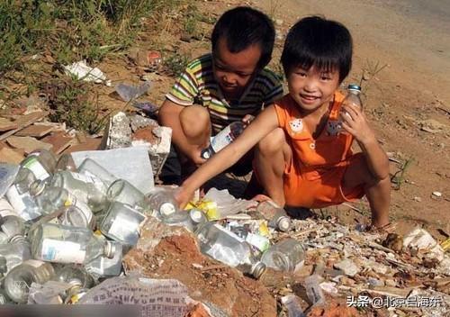 无人岛现巨大垃圾坑（株洲一小区物业撤离后垃圾成堆无人清理，是何原因造成如此恶果？）