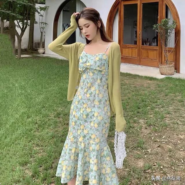 米白色短裙如何搭配毛衣(图47)