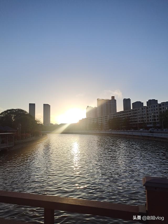 编辑部的故事主题曲_编辑部的故事主题曲片尾曲