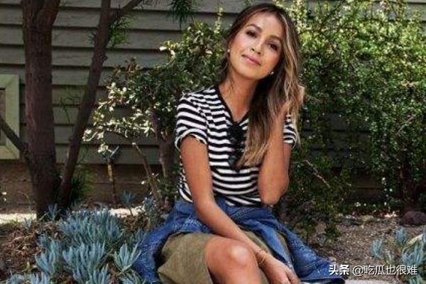 皮肤黑穿什么颜色