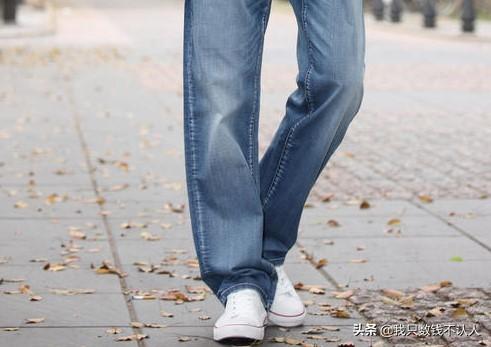 超宽松裤子如何搭配衣服(图1)