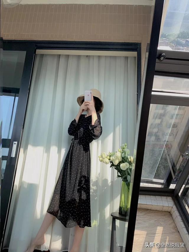 黑西装旅游穿搭， 黑西装旅游穿搭图片