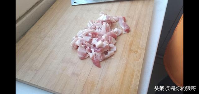 辣白菜炒五花肉-辣白菜炒五花肉怎么做好吃