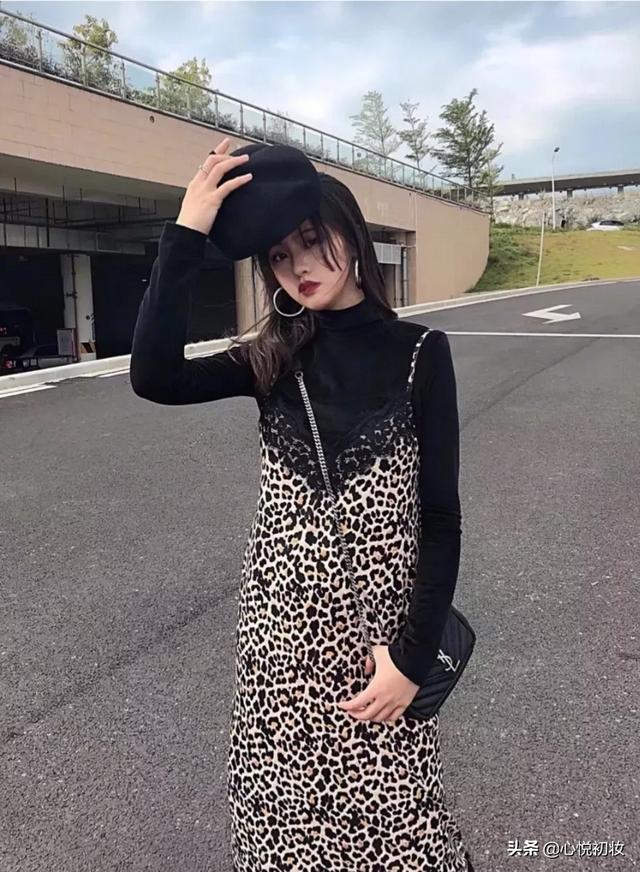 豹纹女外套如何搭配衣服
