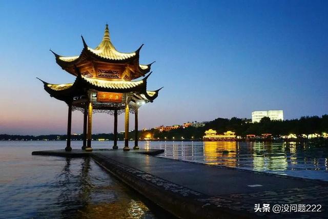 浙江和福建哪个大？