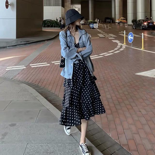 白色大波点衬衣如何搭配(图8)